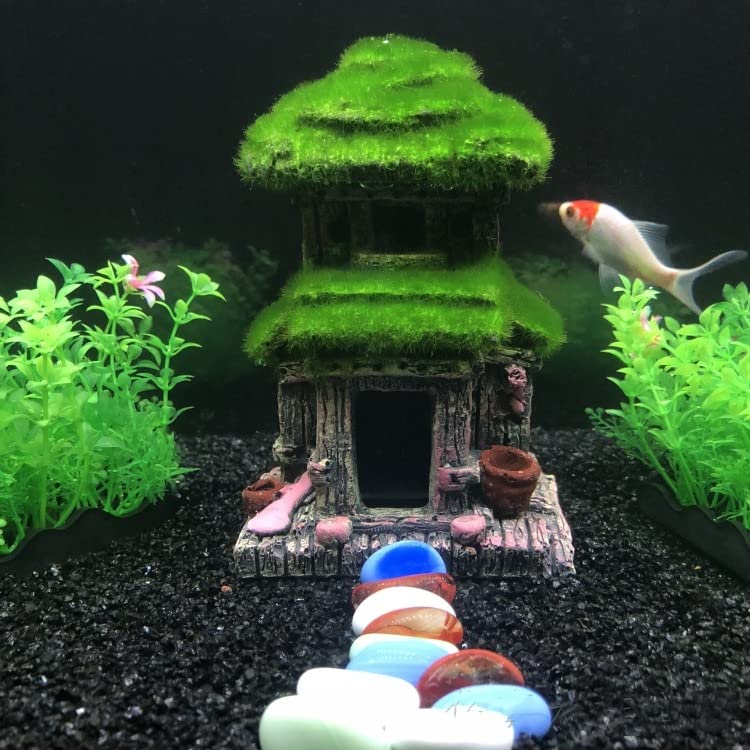 AWXZOM Fish House set with its two included plastic aquarium plants.
