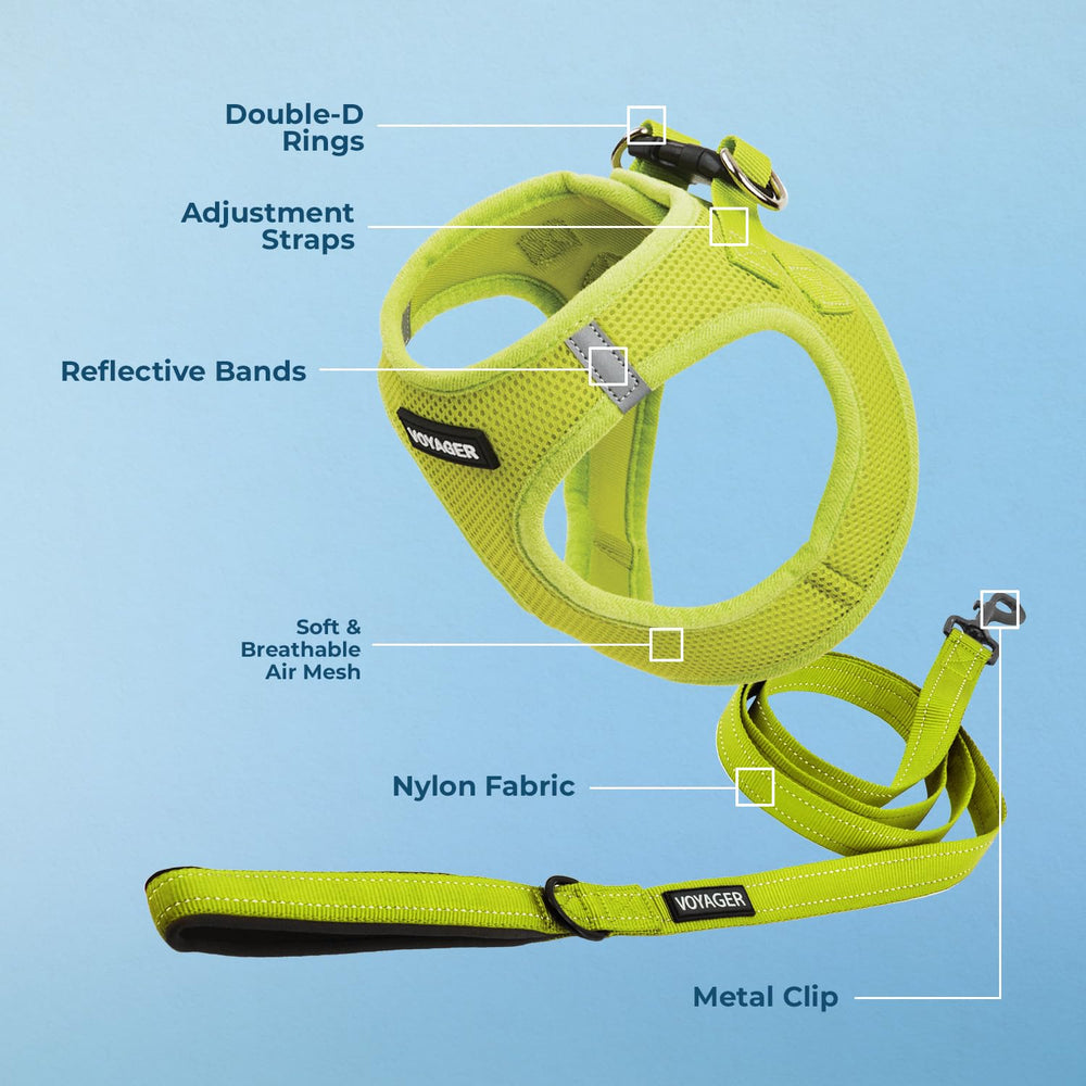 Best Pet Supplies Voyager harness detail showing the reflective bands on its sides.