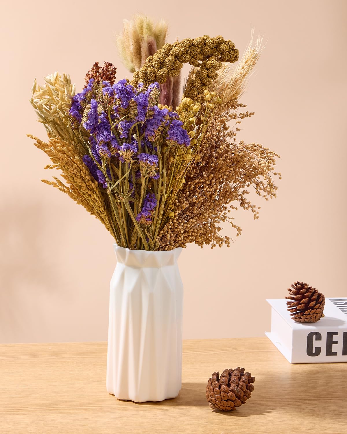 BUCATSTATE natural hamster bedding featuring dried grains and botanicals.