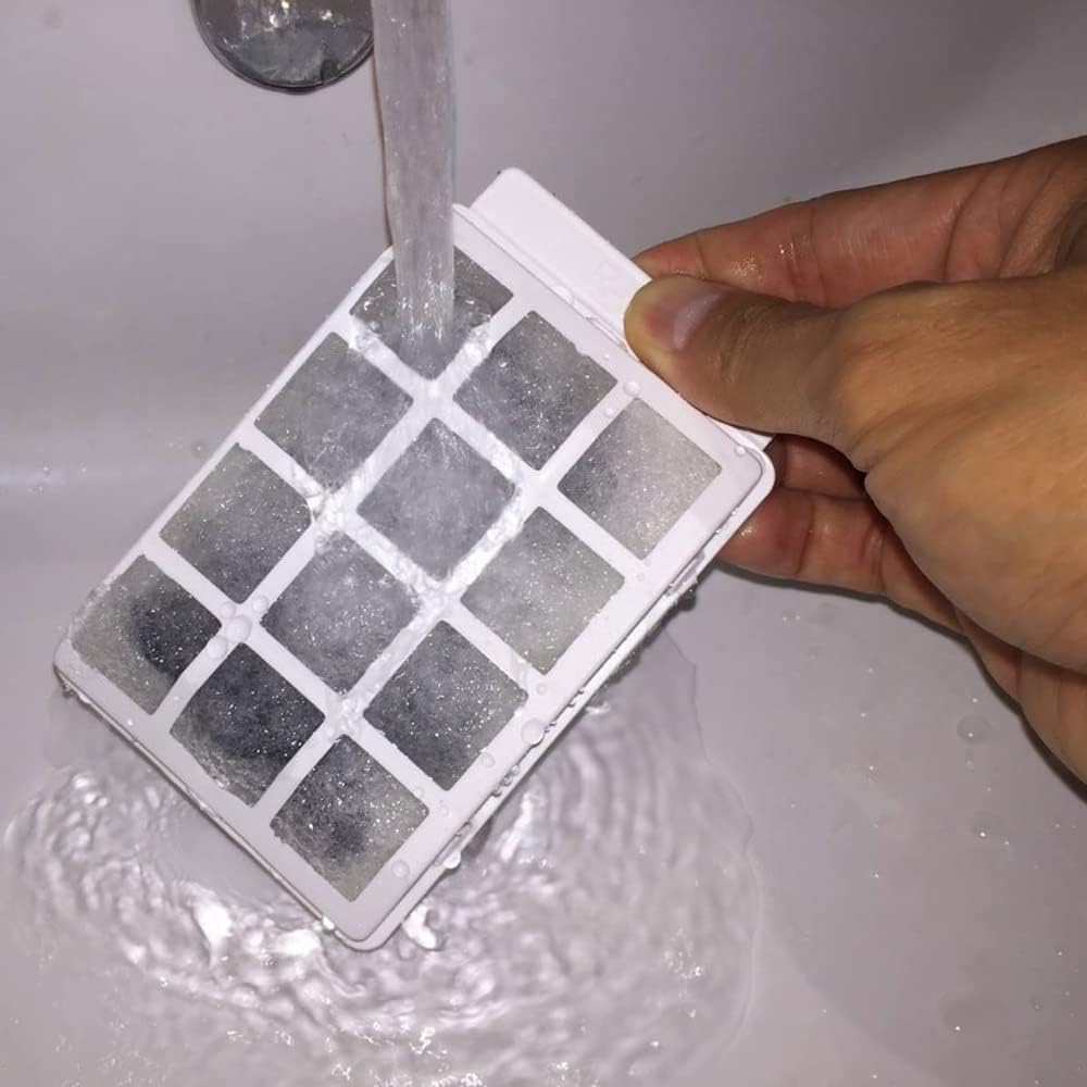 Cat H2O replacement filter pad shown in a compatible fountain.