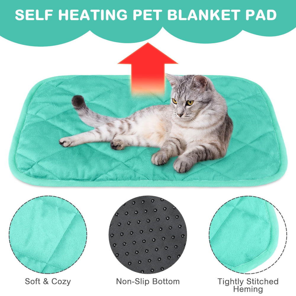 Clysee self-warming pet mat close-up highlighting its soft, fluffy surface.