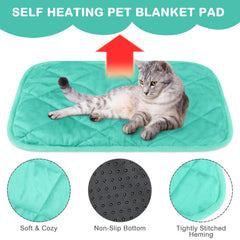 Clysee self-warming pet mat close-up highlighting its soft, fluffy surface.