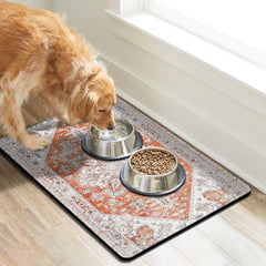 Cuslnox pet feeding mat close-up showing its absorbent surface.