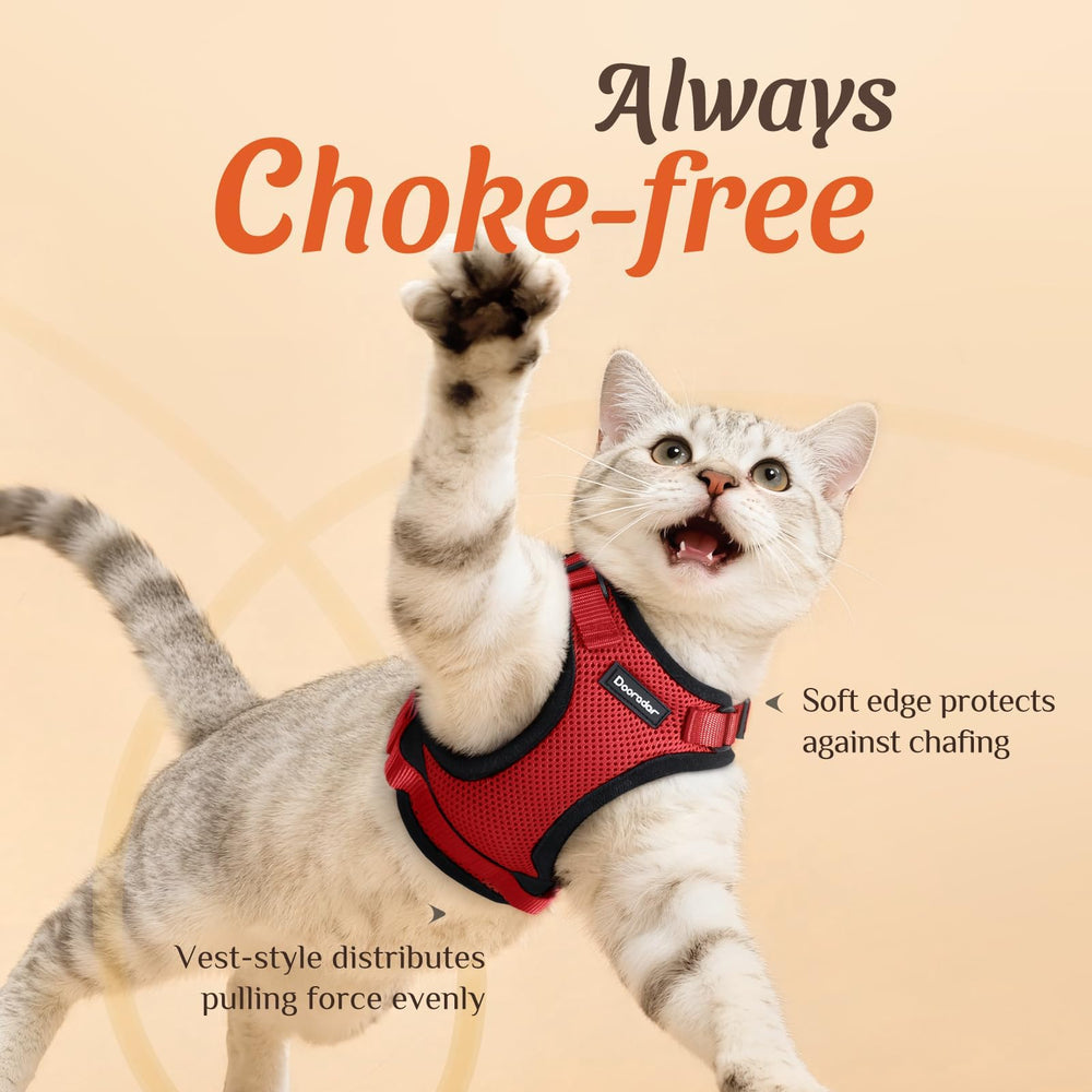 Dooradar cat harness close-up showing its reflective strips.