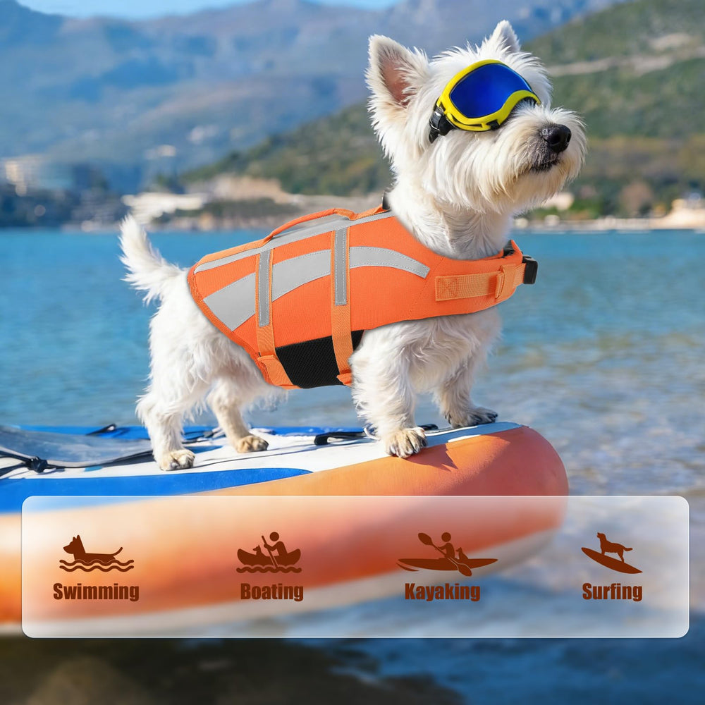 Reflective strips on the EMUST dog life jacket.