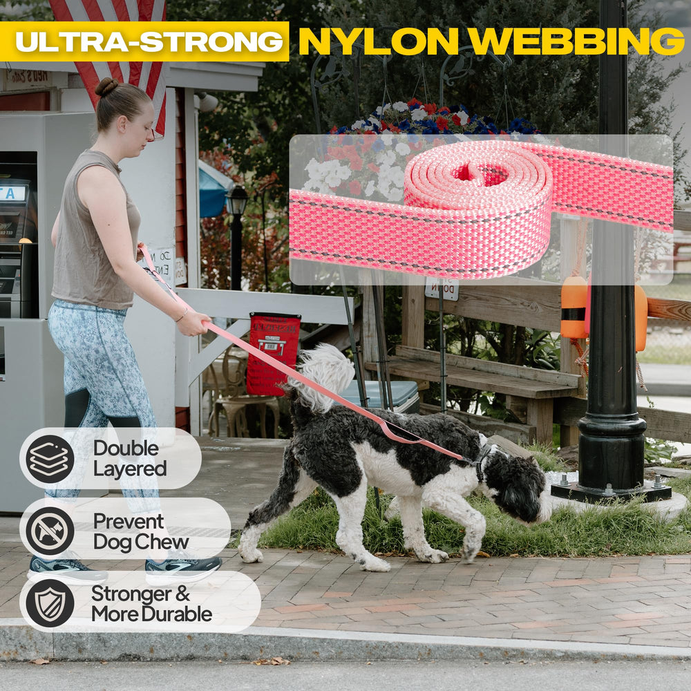 Fida dog leash showing the soft padding on its handle.