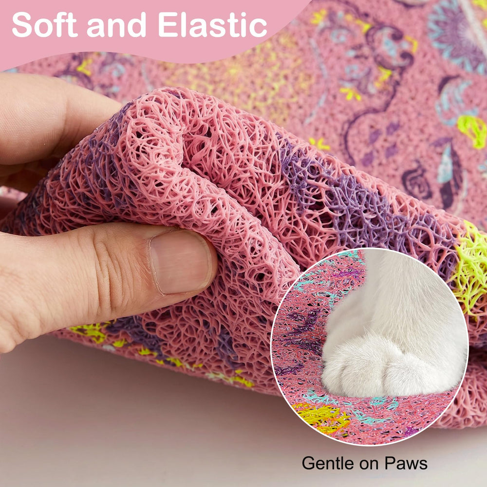 Glittme cat litter mat placed beneath a litter box.