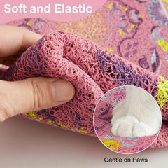Glittme cat litter mat placed beneath a litter box.