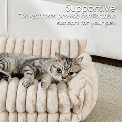 Hollypet cat bed with its soft PP cotton filling cushion shown.
