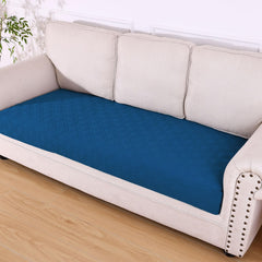 hyha waterproof dog blanket showing its reversible two-color design.