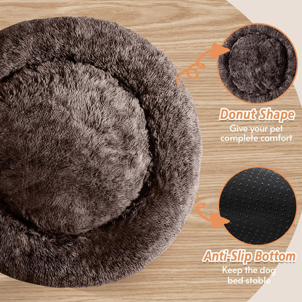 JOLLYVOGUE donut bed detail highlighting its raised rim and cushioned center.