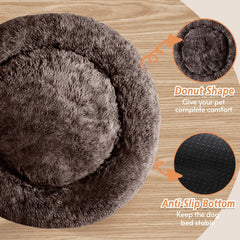 JOLLYVOGUE donut bed detail highlighting its raised rim and cushioned center.