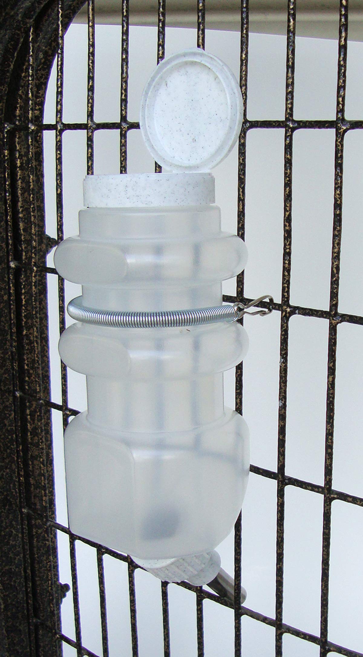 Lixit dog water bottle patented ball-tip valve detail.