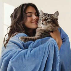 Luciphia waterproof dog blanket showing its Sherpa fleece side.