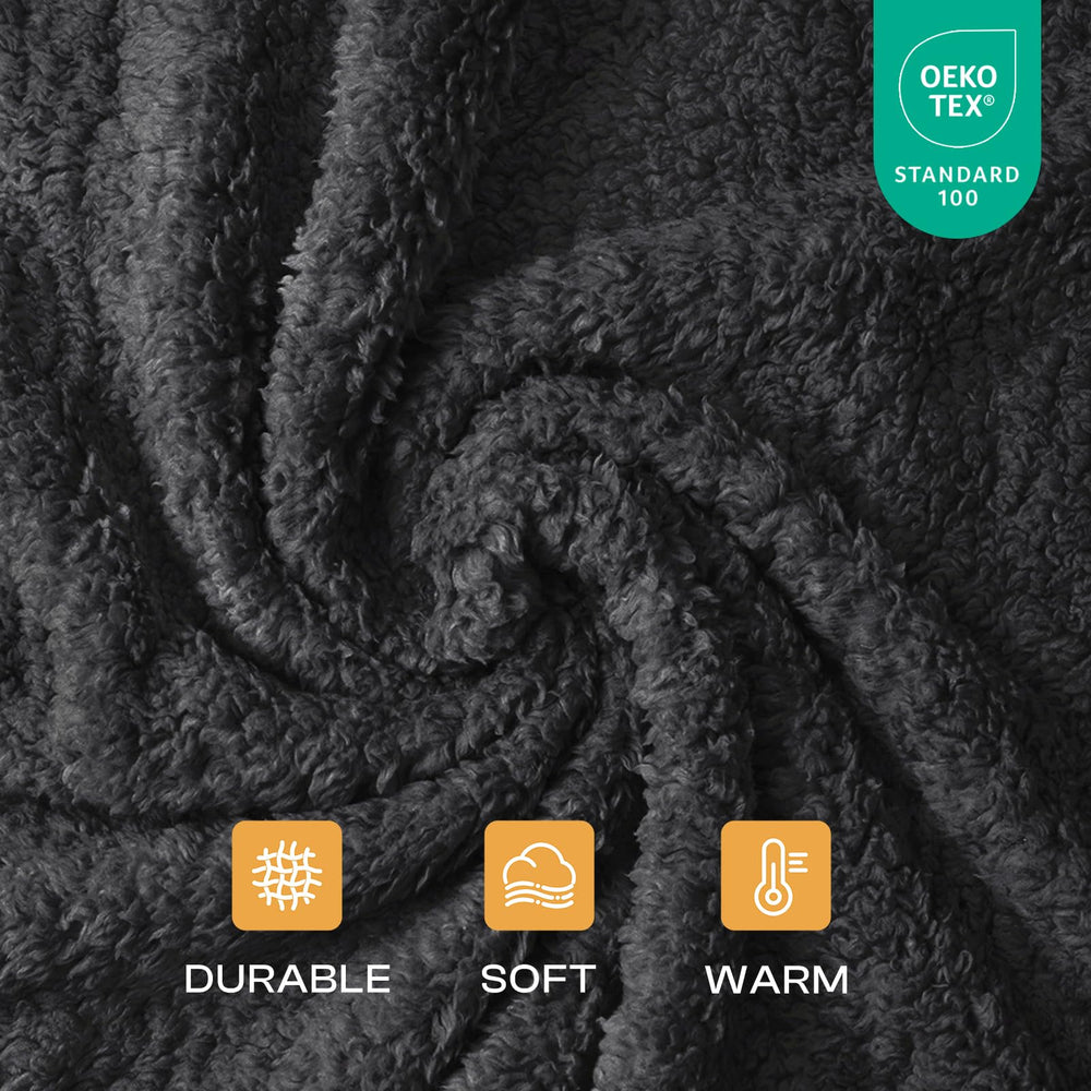 Luciphia pet blanket close-up showing its microfiber and Sherpa fleece fabric.