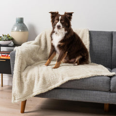 PetAmi Sherpa dog blanket showing its reversible fleece sides.