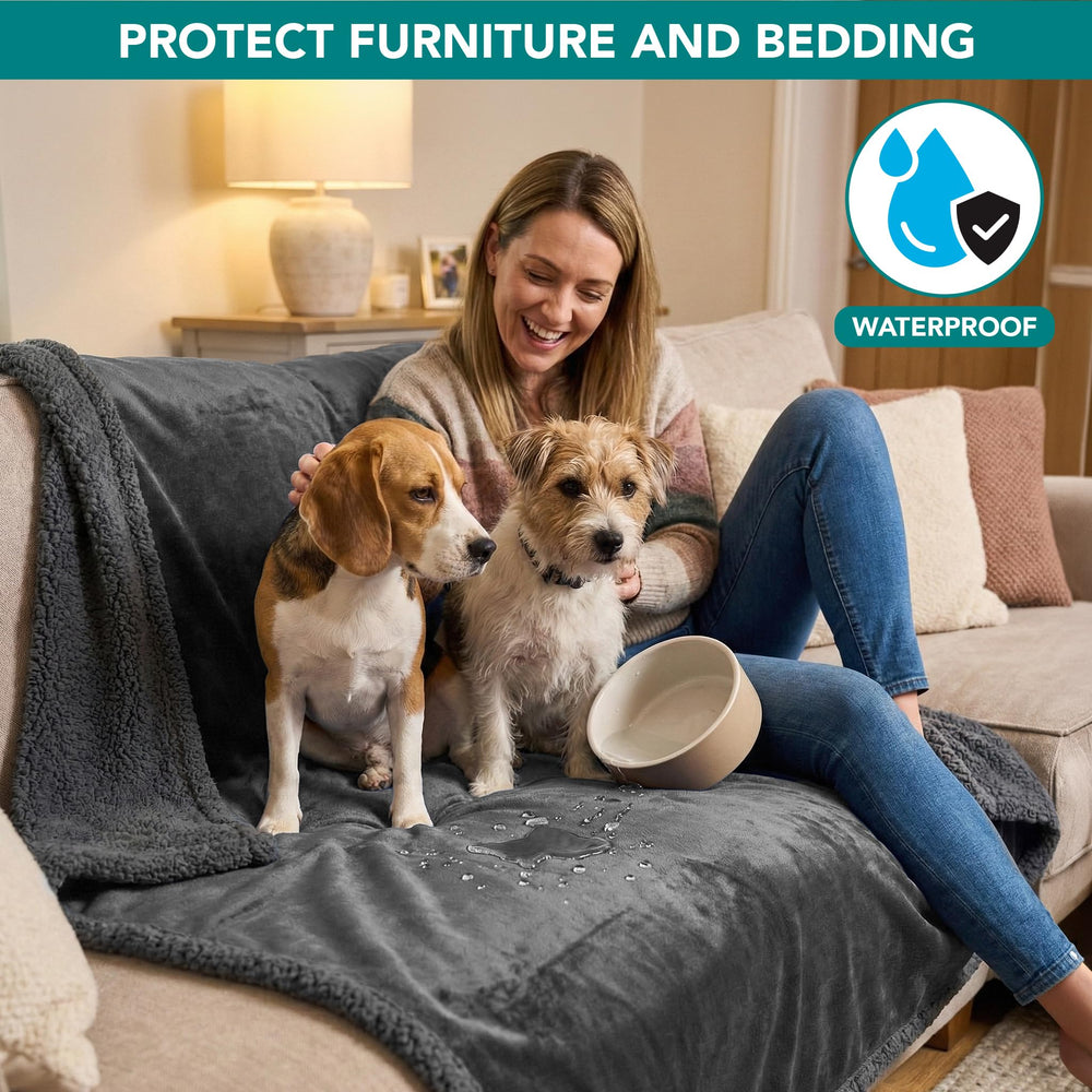 PetAmi Waterproof Dog Blanket showing its reversible side.