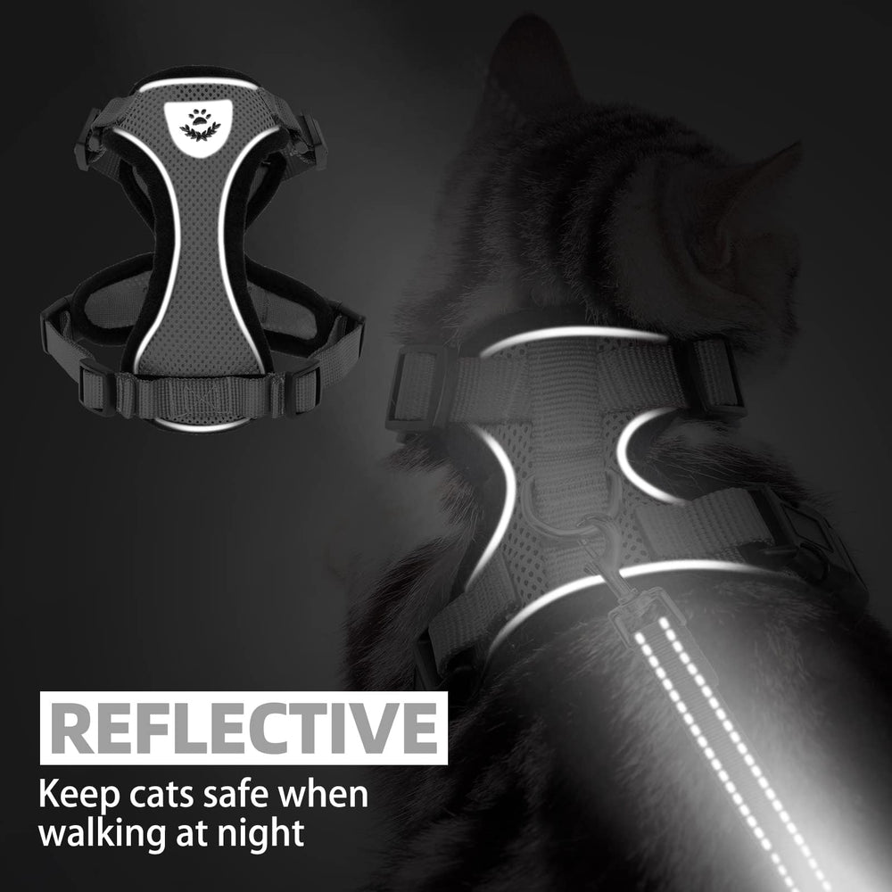 PUPTECK cat harness detail showing the D-ring leash attachment.