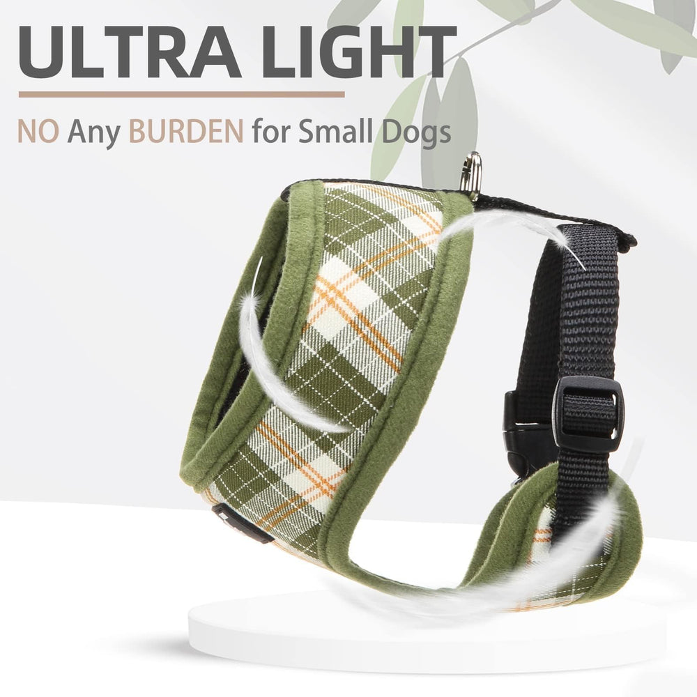 PUPTECK dog harness metal D-ring attachment shown in detail.