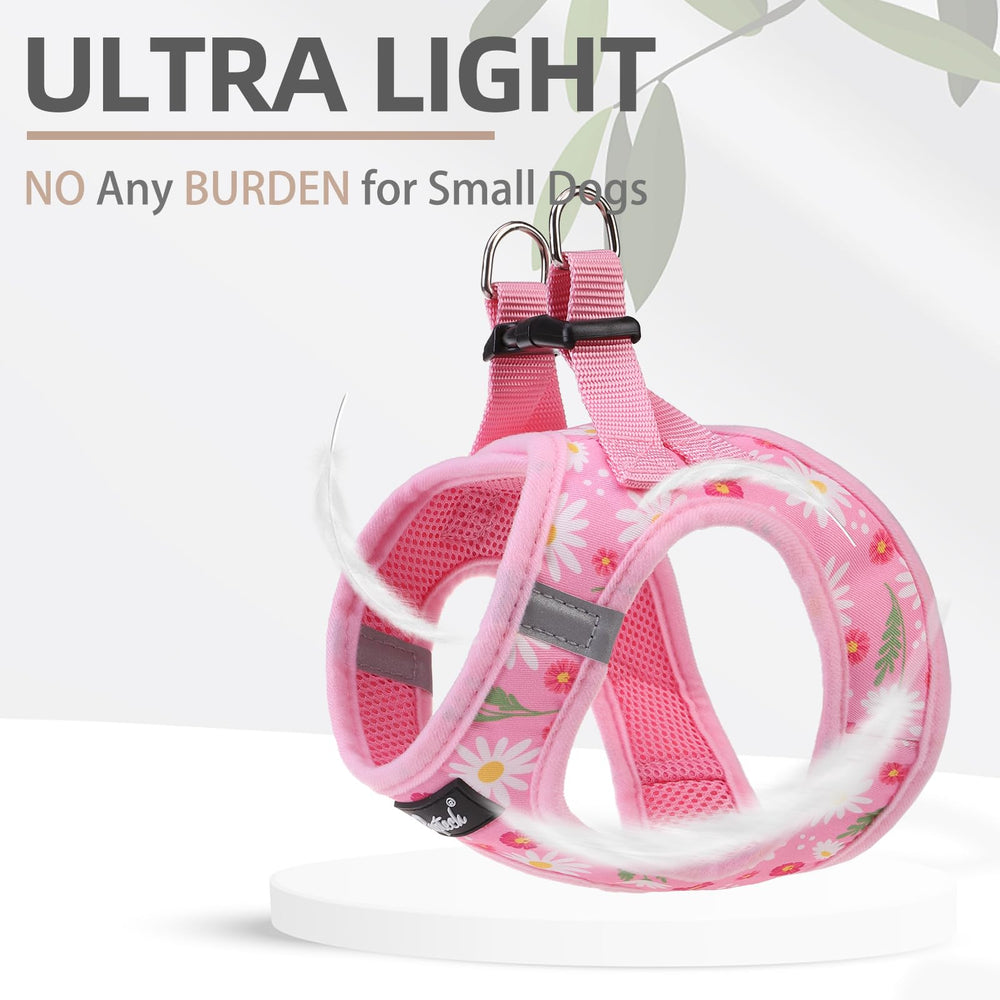 PUPTECK small dog harness showing the reflective strips on its sides.