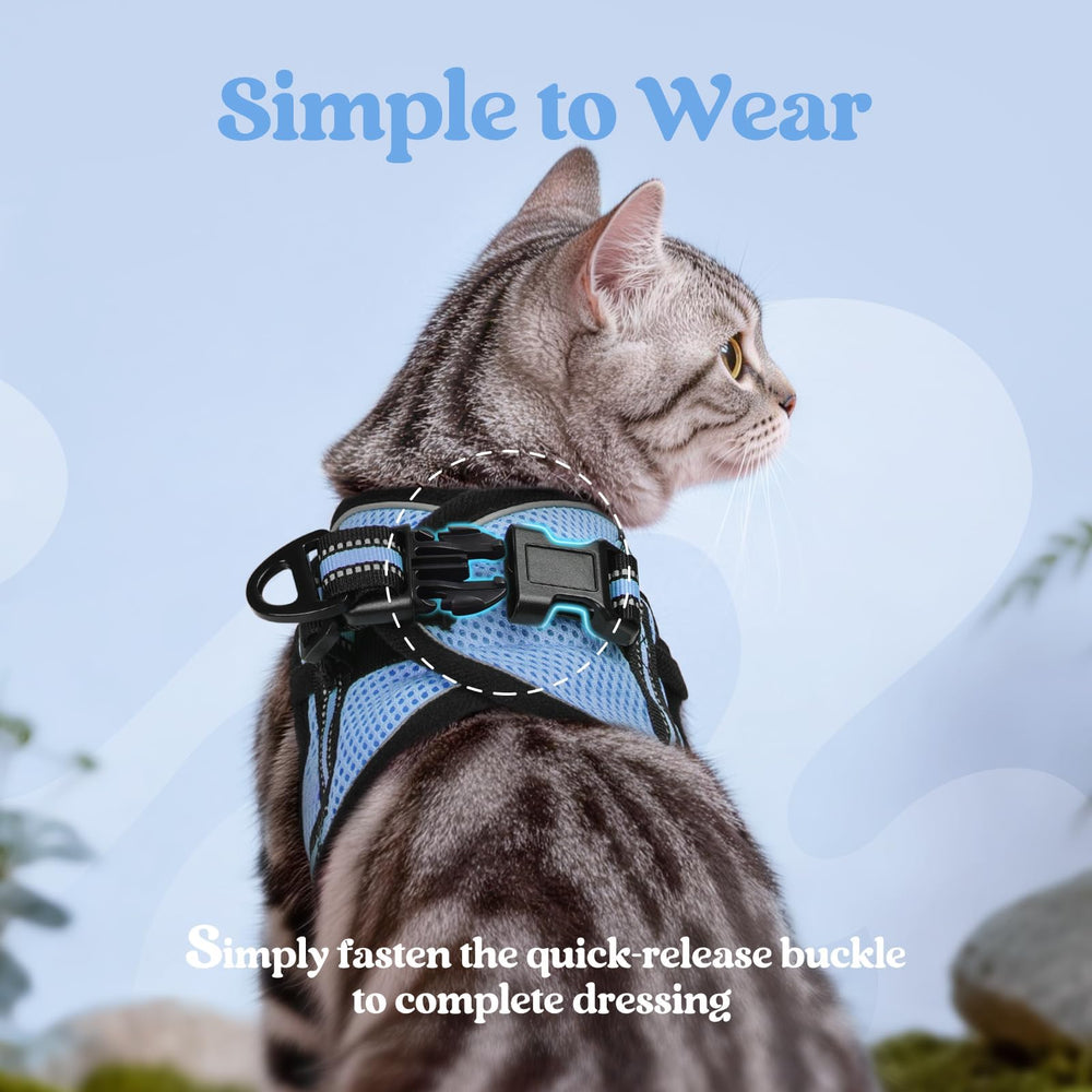 rabbitgoo Cat Harness and Leash Set close-up of its quick-release buckle.