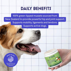 WONDER PAWS mussel powder mixed into a dog's kibble.