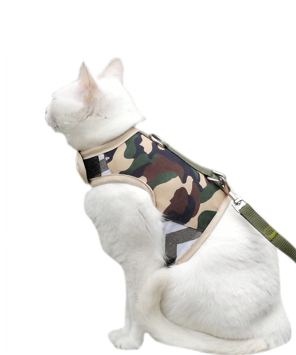 YIZHI MIAOW cat harness and leash set shown from the front in Camo Green.
