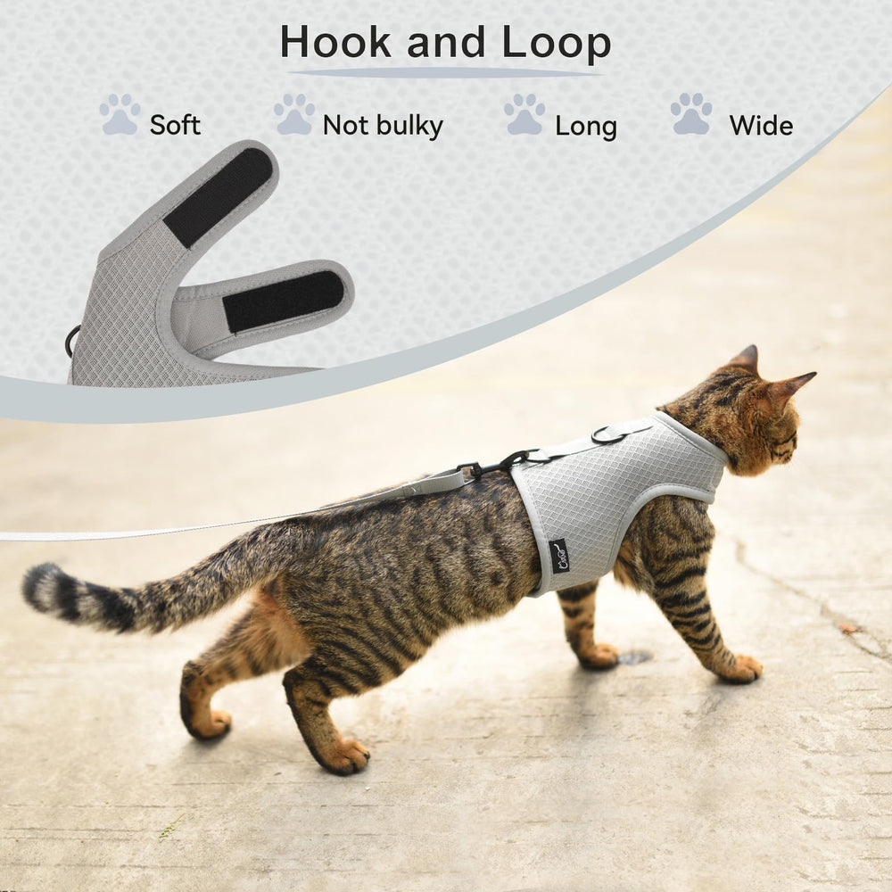 YIZHI MIAOW cat harness shown from a side angle.