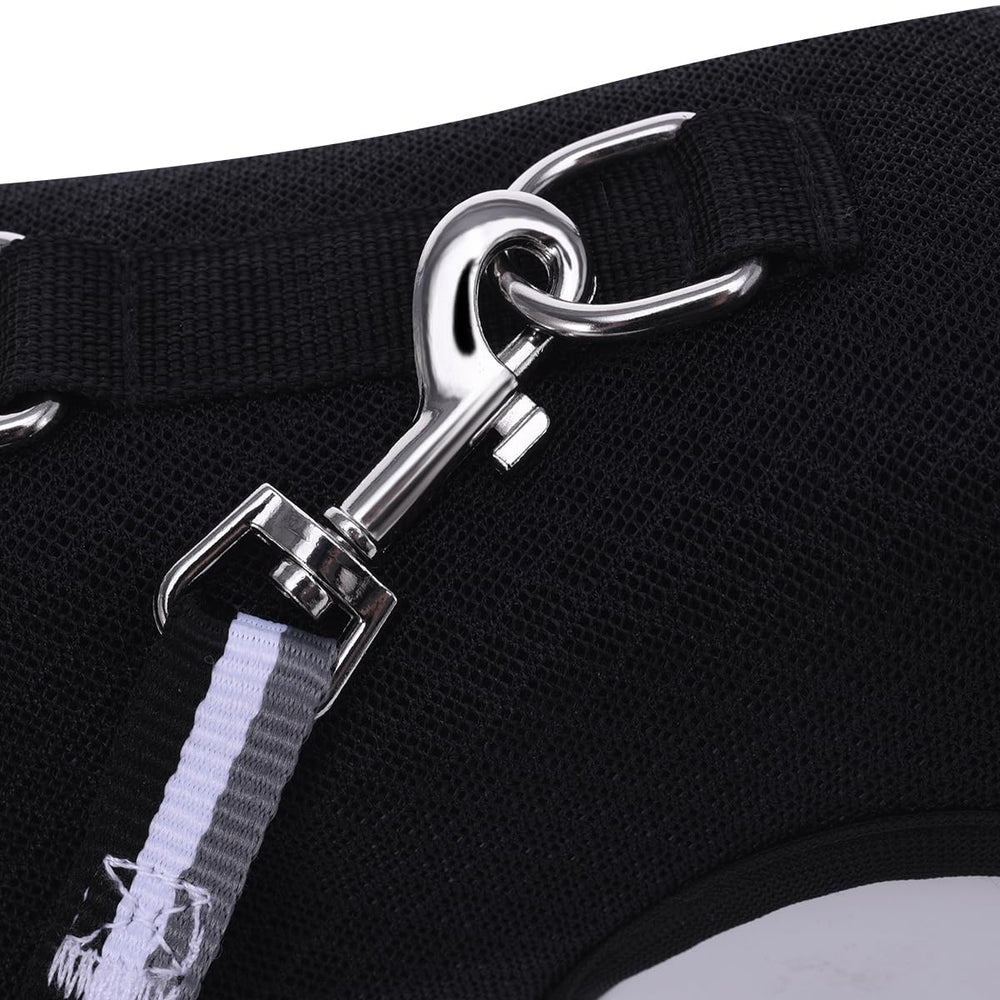 YIZHI MIAOW cat harness close-up showing its hook-and-loop fastener.
